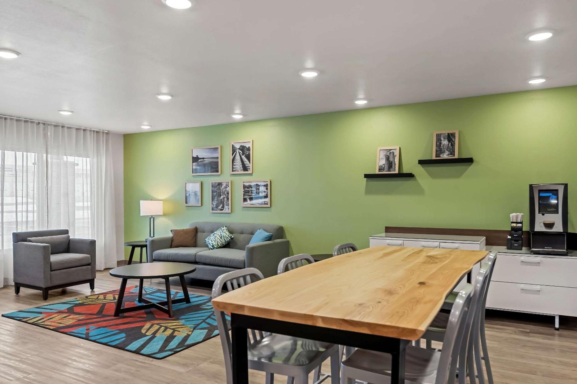 Woodspring Suites Loves Park - Rockford Eksteriør billede